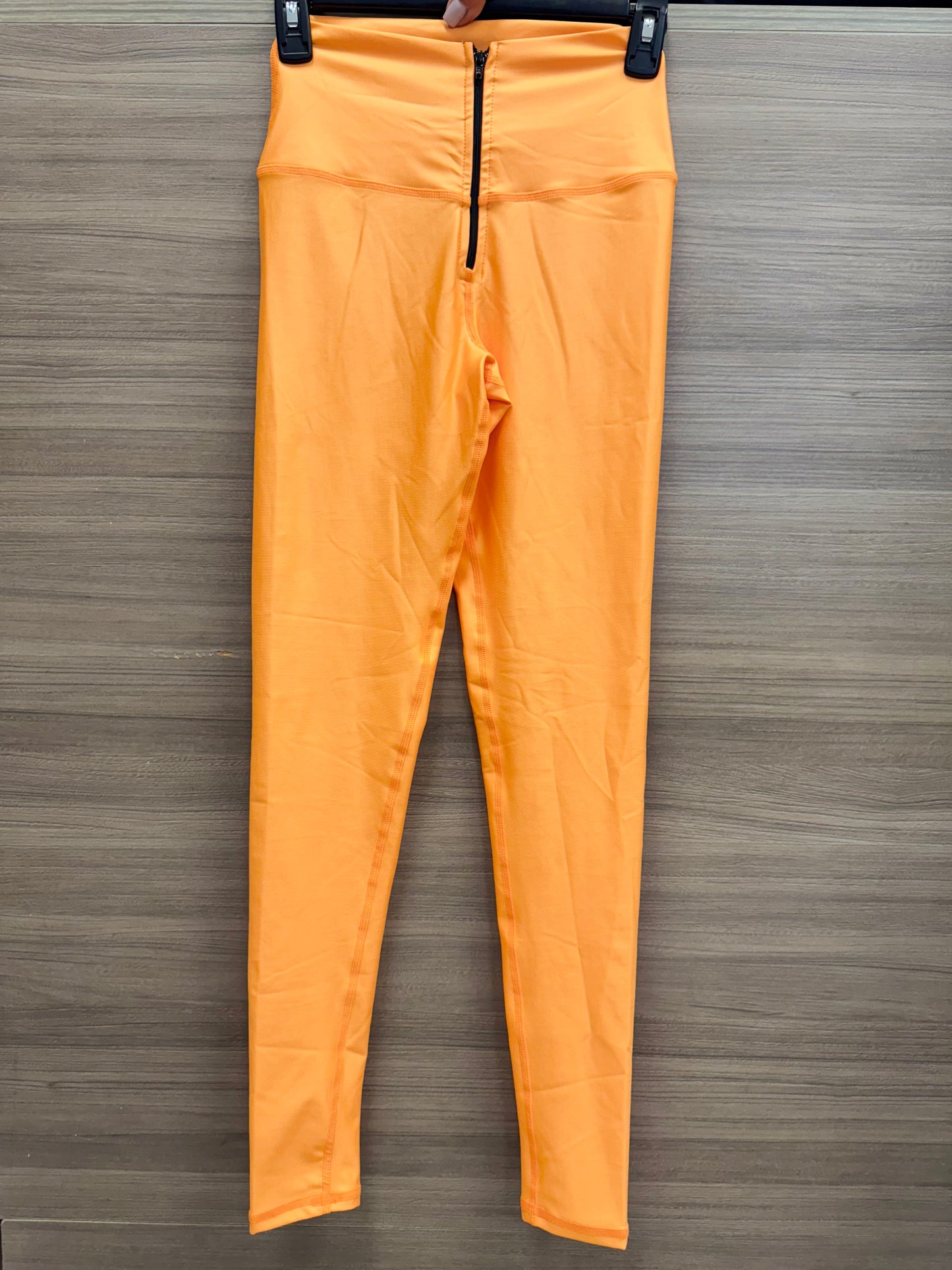 LEGGINGS EFECTO CUERO CON CIERRE