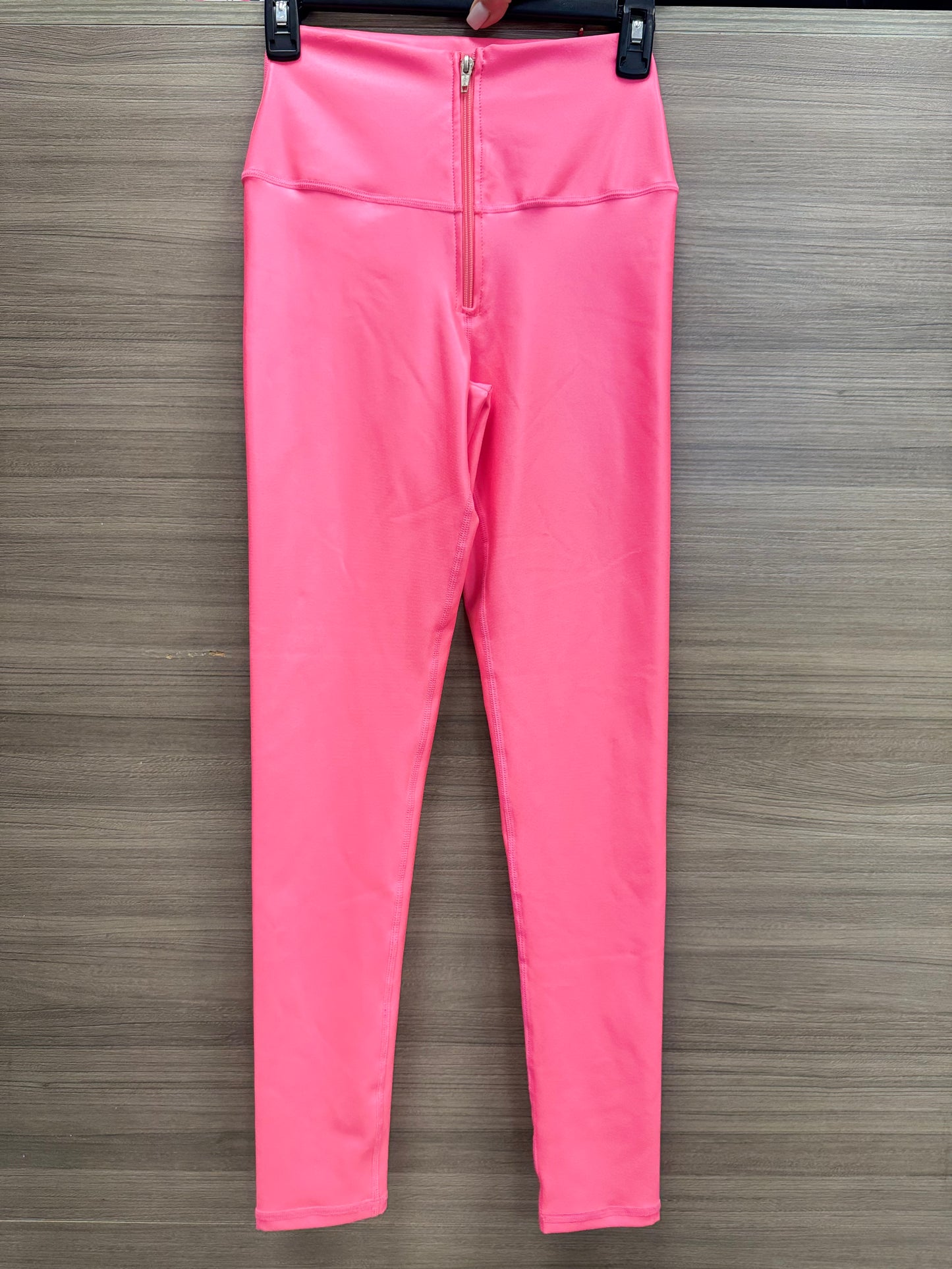 LEGGINGS EFECTO CUERO CON CIERRE