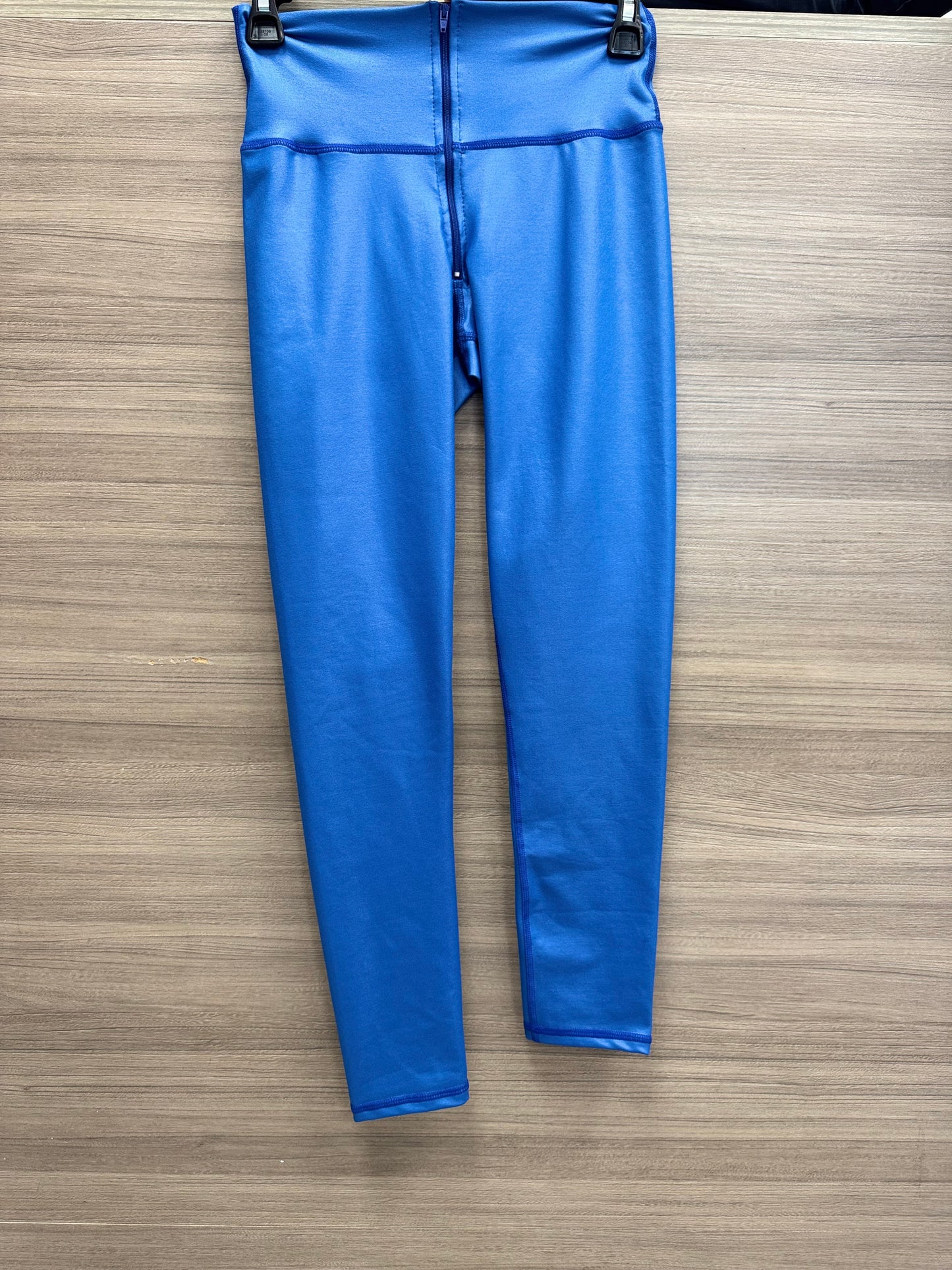 LEGGINGS EFECTO CUERO CON CIERRE