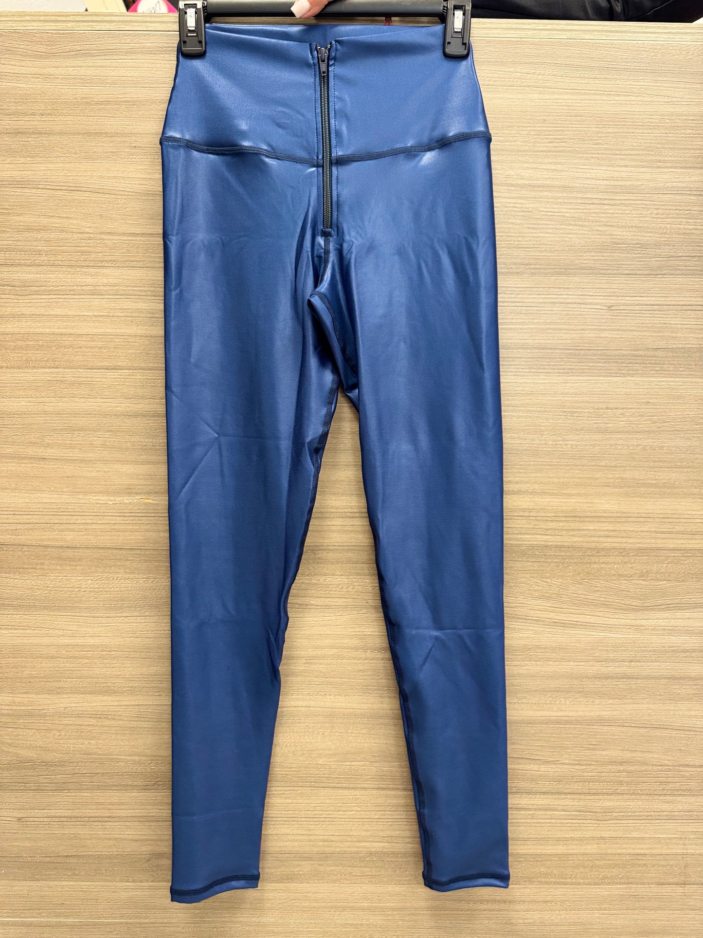 LEGGINGS EFECTO CUERO CON CIERRE