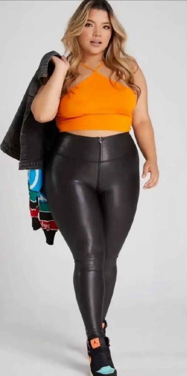 LEGGINGS EFECTO CUERO CON CIERRE